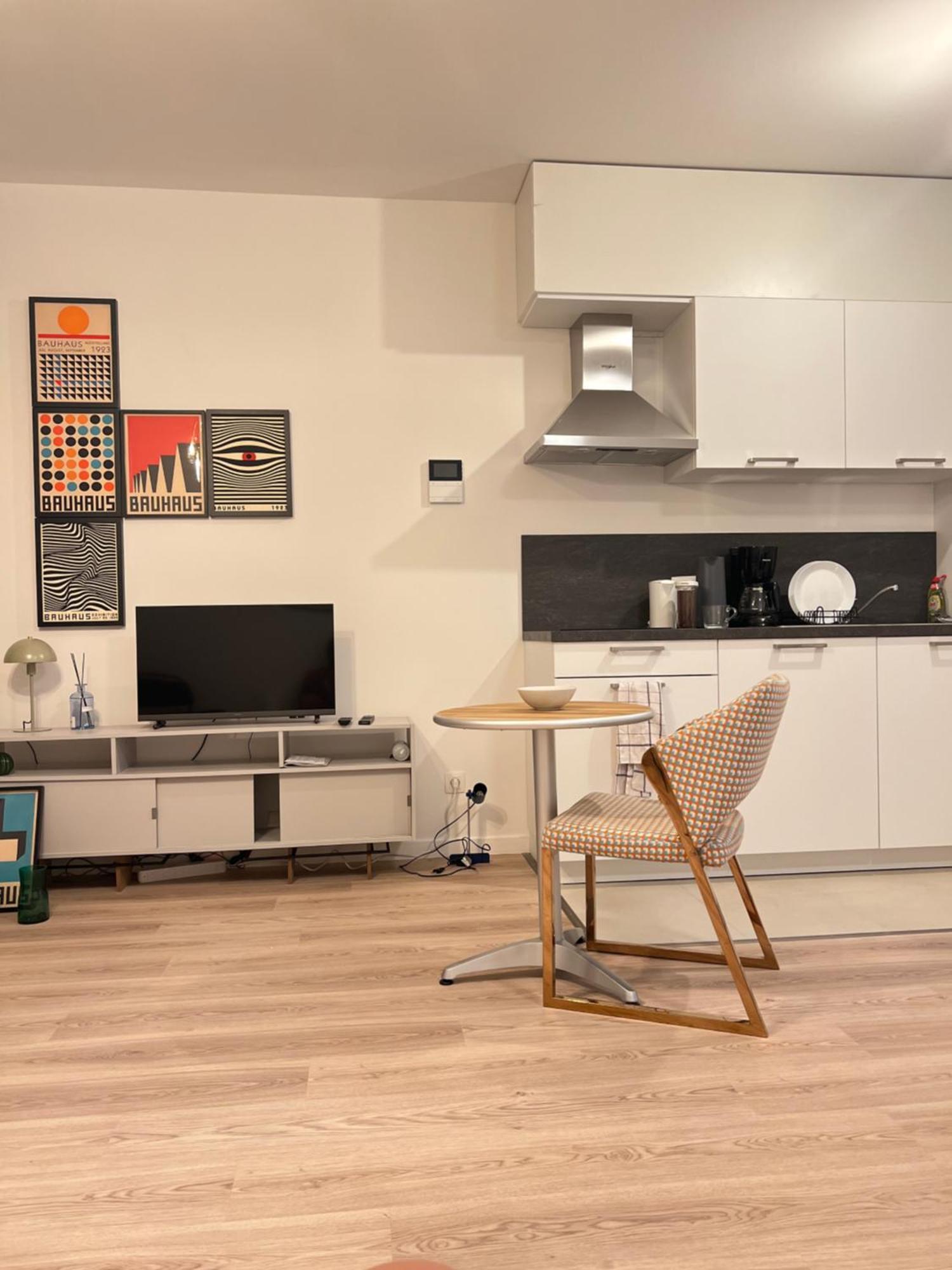 Visit Apartment *