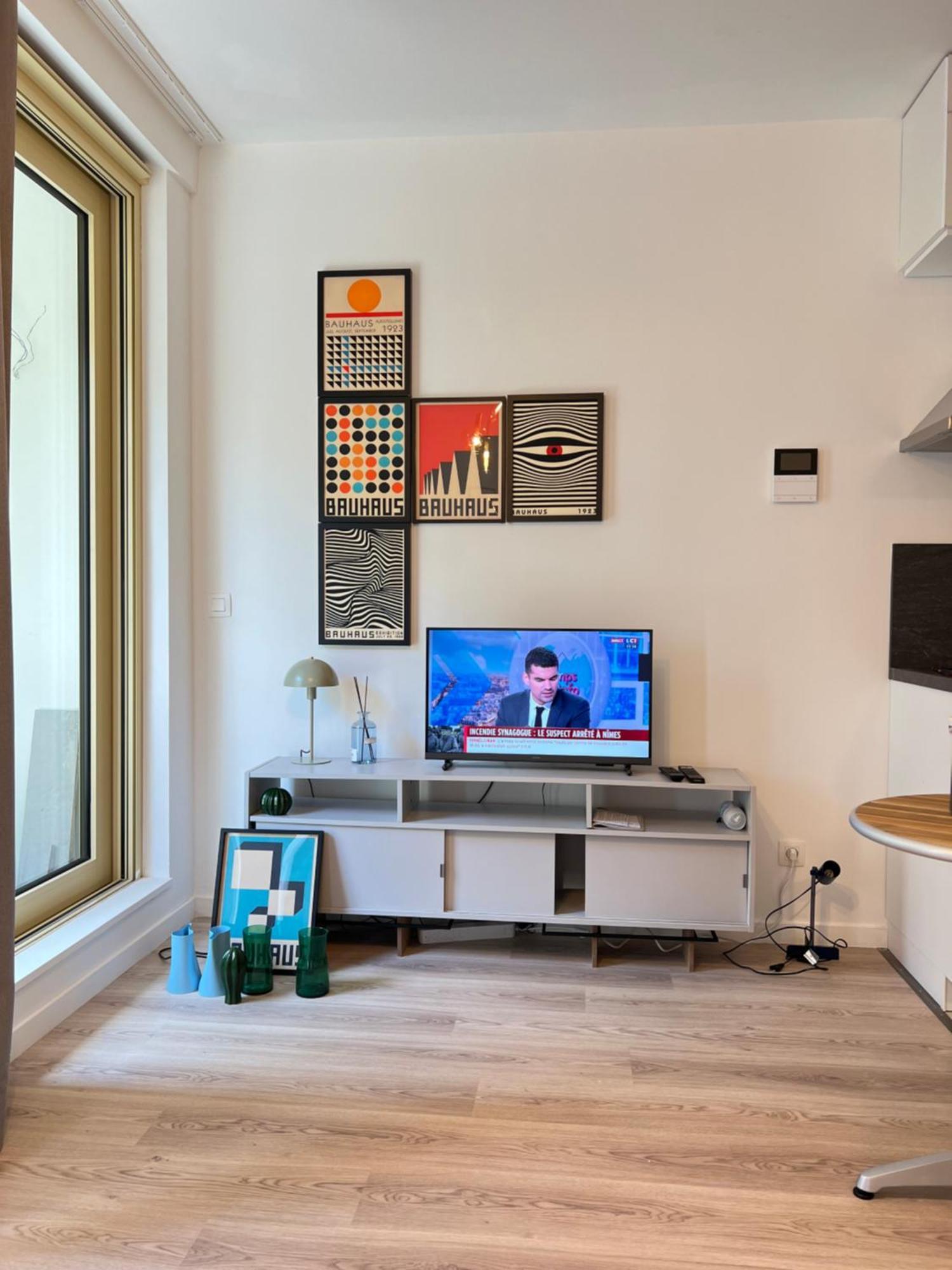 Visit Apartment *